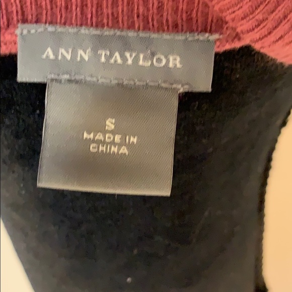 Ann Taylor deep v neck sweater S - Picture 3 of 3